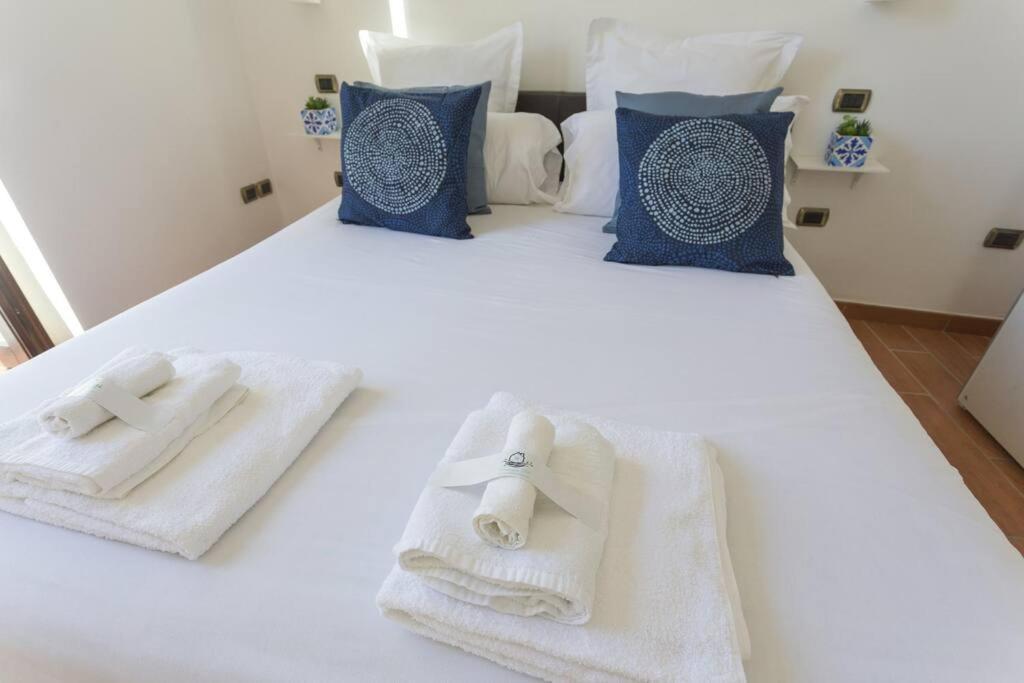 Appartement Dimora Donna Vittoria à Bari Extérieur photo