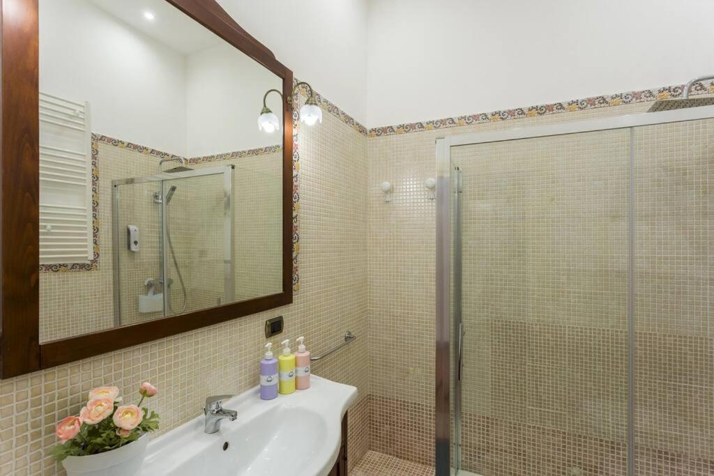 Appartement Dimora Donna Vittoria à Bari Extérieur photo